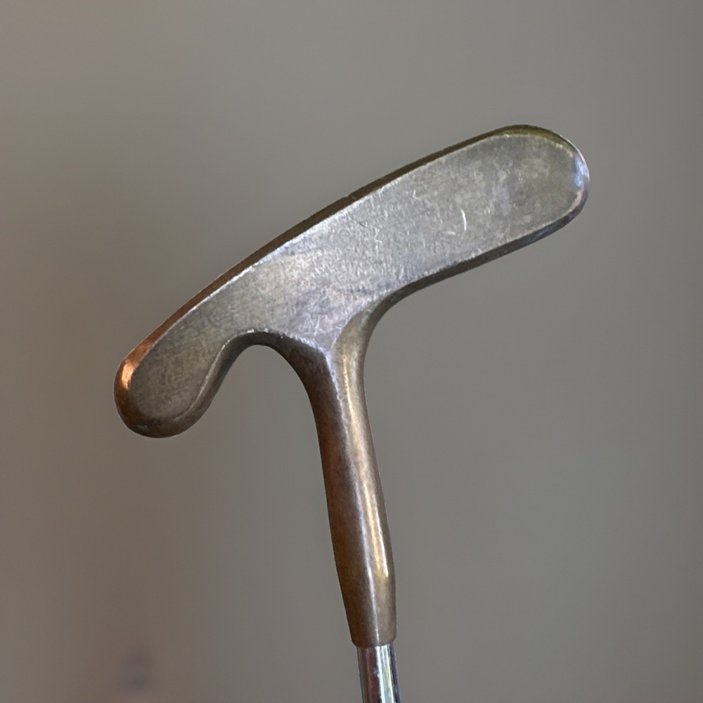 Acushnet Standard Bulls Eye Putter Made USA Steel Shaft Leather Grip 35"